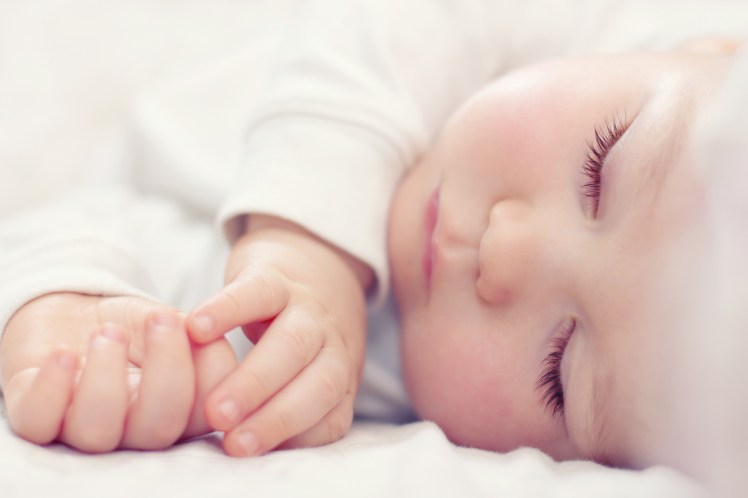 Sleeping-Baby-Fotolia_44952066.jpg